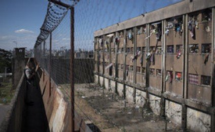 Prokuror arvadını və baldızı qızını qətlə yetirən şəxsə ömürlük cəza istəyib