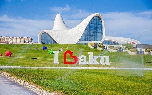 “İlin sonunadək bütün parklarda pulsuz internet olacaq”