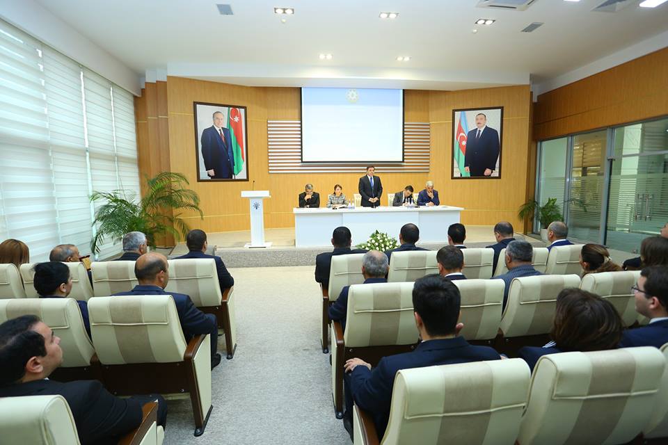 Binəqədi rayonunda 2017-2018-ci  illərin payız-qış mövsümünə hazırlıqla əlaqədar Binəqədi Rayon İcra Hakimiyyəti başçısının yanında Şura iclası keçirildi.