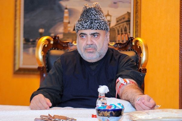 Allahşükür Paşazadə Aşura günü münasibətilə qan verdi – FOTO