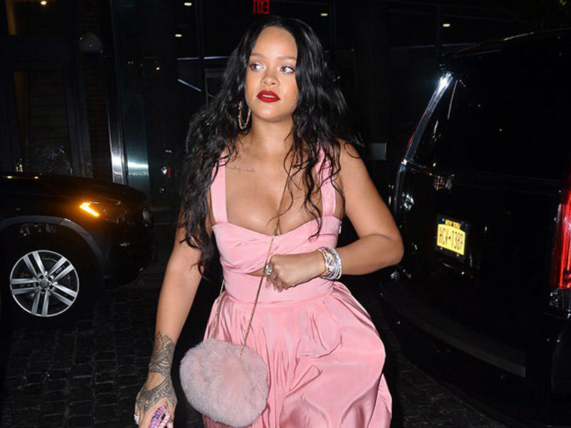 Rianna 5 min dollarlıq