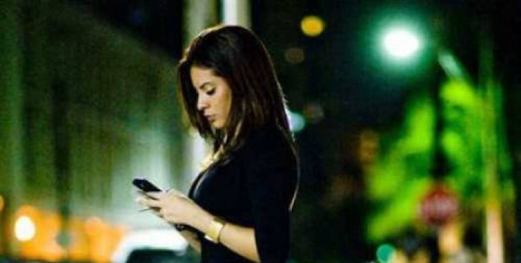 Gənc qızın arxasınca düşən oğlan gözlərinə inanmadı - VİDEO