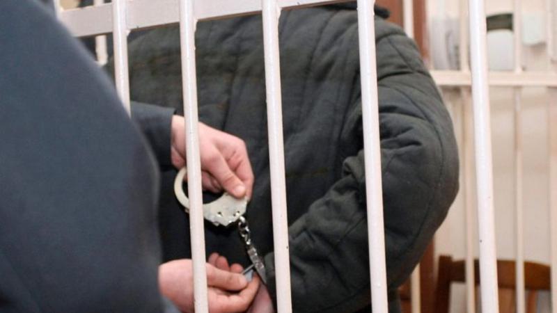 Arvadı ilə yataqda tutduğu ev sahibinin başını kəsdi - MƏHKƏMƏ