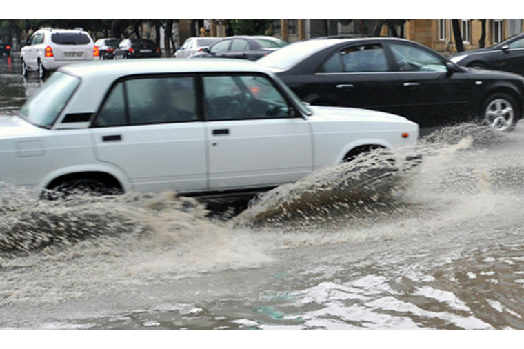 Bakıda piyadaların üstünü çirkləndirən sürücü məsuliyyətə cəlb edildi