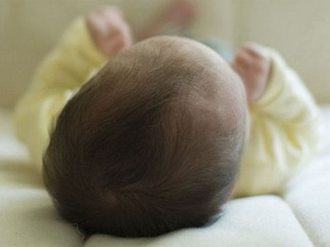 Ata 2 günlük körpəsini yumruqlayaraq öldürdü - FOTO