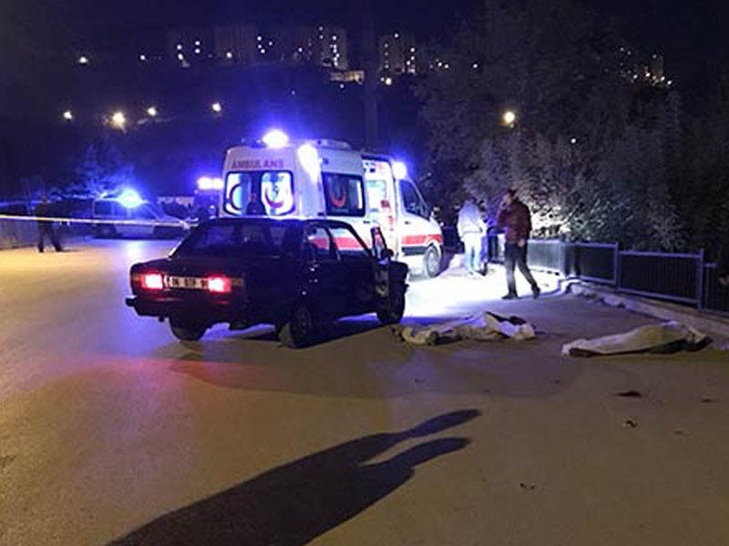 Evinə qayıdan ailənin qarşısını kəsdilər: qız maşında ata-anasının qətl anını gördü - VİDEO