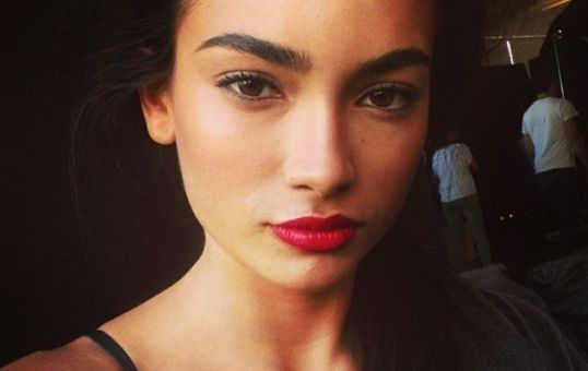 Tanımış model saunada çılpaq halda... - FOTOLAR
