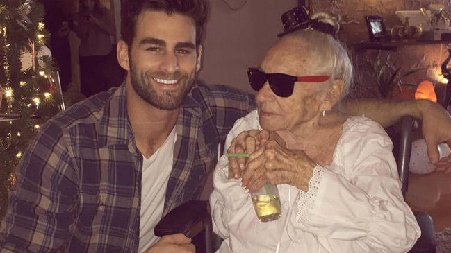 31 yaşlı kişi 89 yaşlı qadına vuruldu - FOTO