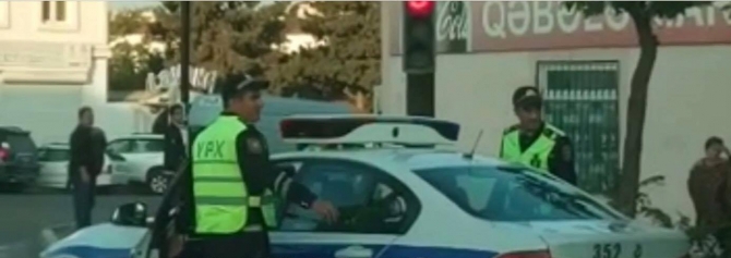 Bakıda yol polisi ilə sürücü arasında mübahisə: 