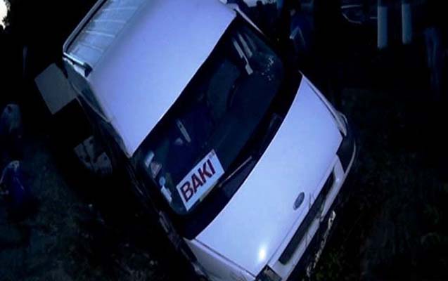 Şamaxıda mikroavtobus “Mercedes”lə toqquşdu - 2 yaralı