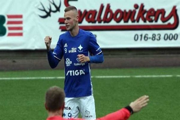 Dünya futbolunda rekord: Futbolçu bir oyunda 21 qol vurdu