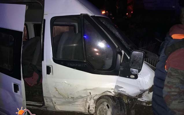 Toydan qayıdarkən qəzaya düşdülər - 21 yaralı