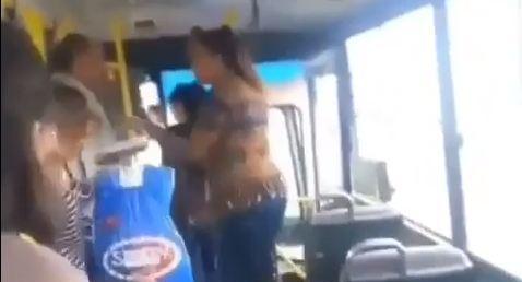 Bakıda qadın sərnişin sürücüyə hücum çəkdi - 