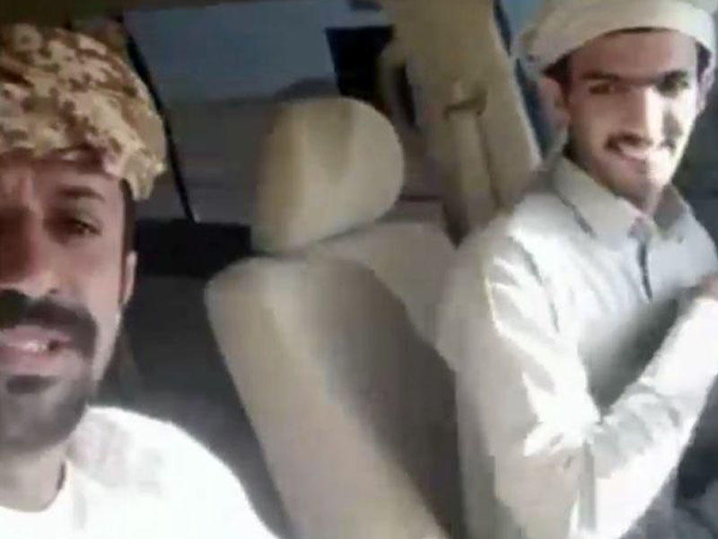 Avtomobildə mahnı oxuyub, canlı yayım edən oğlanlar qəzaya düşüb öldülər - VİDEO