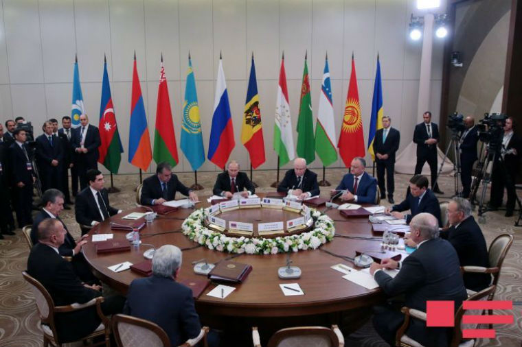 MDB dövlət başçıları Soçidə 18 sənədə imza atdılar