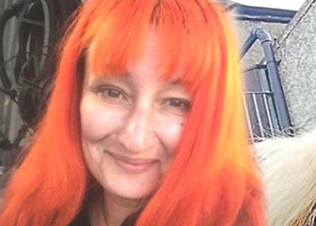 43 yaşlı qadın iti ilə evləndi - HAMI ONDAN DANIŞIR - FOTO