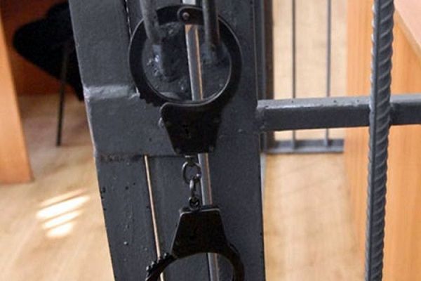 Polis rəisinin müavini repetitordan 5500 dollar tələb edir