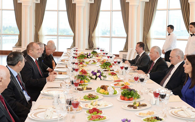 Artur Rəsizadə Bolqarıstan prezidenti ilə nahar etdi