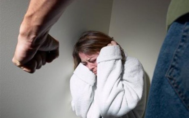 Ər arvadını döyərək xəstəxanalıq edib