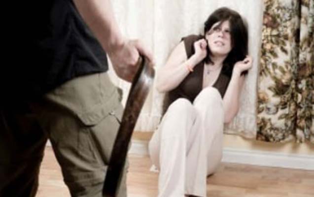 Türkiyəli kişi Bakıda sevgilisini döydü