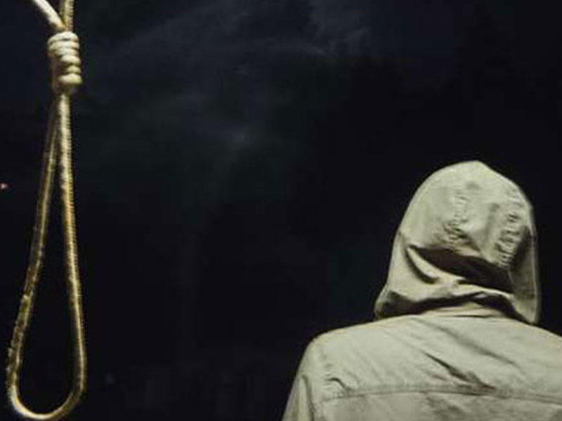 Paytaxtın məşhur ticarət mərkəzində 23 yaşlı oğlan özünü asdı