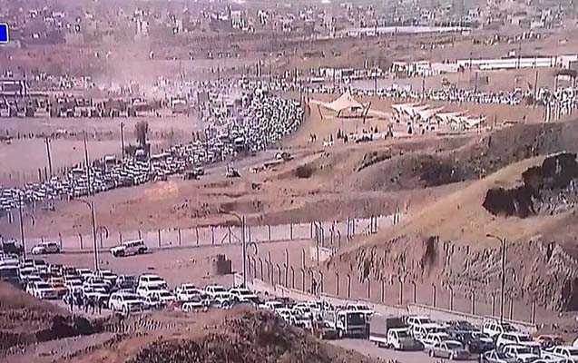 İraq ordusu Kərkükə girdi, kürdlər qaçmağa başladı - Fotolar