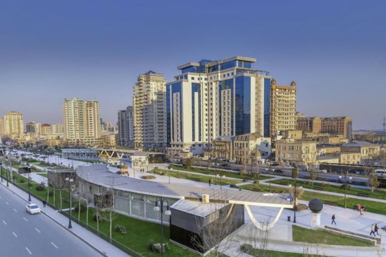 Bakıda məşhur hoteldən Azərbaycana — HÖRMƏTSİZLİK