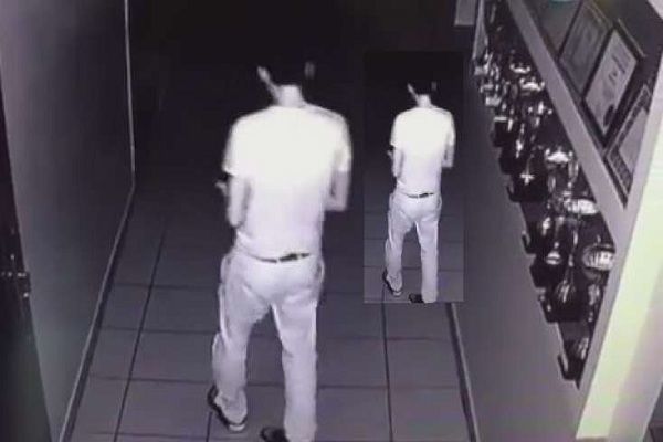 Oğlanlar qızların soyunub-geyinmə otağına girdi - OĞURLUQ + AUDİOYAZI