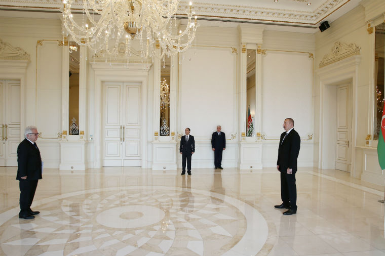 İlham Əliyev yeni səfirin etimadnaməsini qəbul etdi — FOTO + YENİLƏNİB