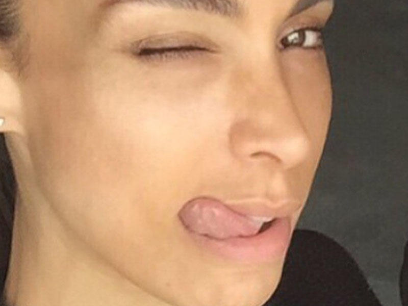 Əvvəl kişi, indi qadın olan hirsləndi: Soyunuram, yaxşı edirəm - FOTO