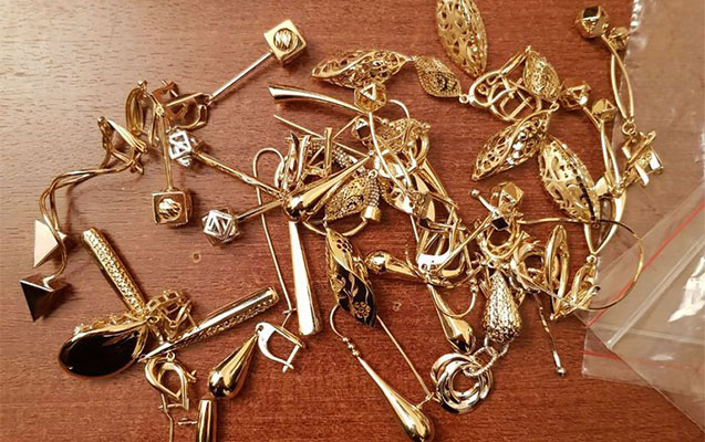 Gömrükdə külli miqdarda qızıl tutuldu - Fotolar