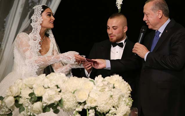 Məşhur futbolçu ilə aktrisa evləndi - Ərdoğan nikah şahidləri oldu+ Fotolar