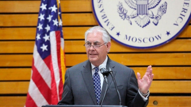 Tillerson iki dövləti İrana qarşı birləşməyə çağırdı