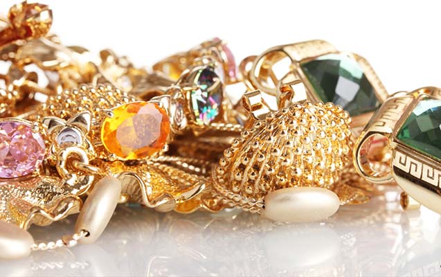 Generalın anasının evindən oğurluqda ittiham olunurdu - Sərtbəst buraxıldı