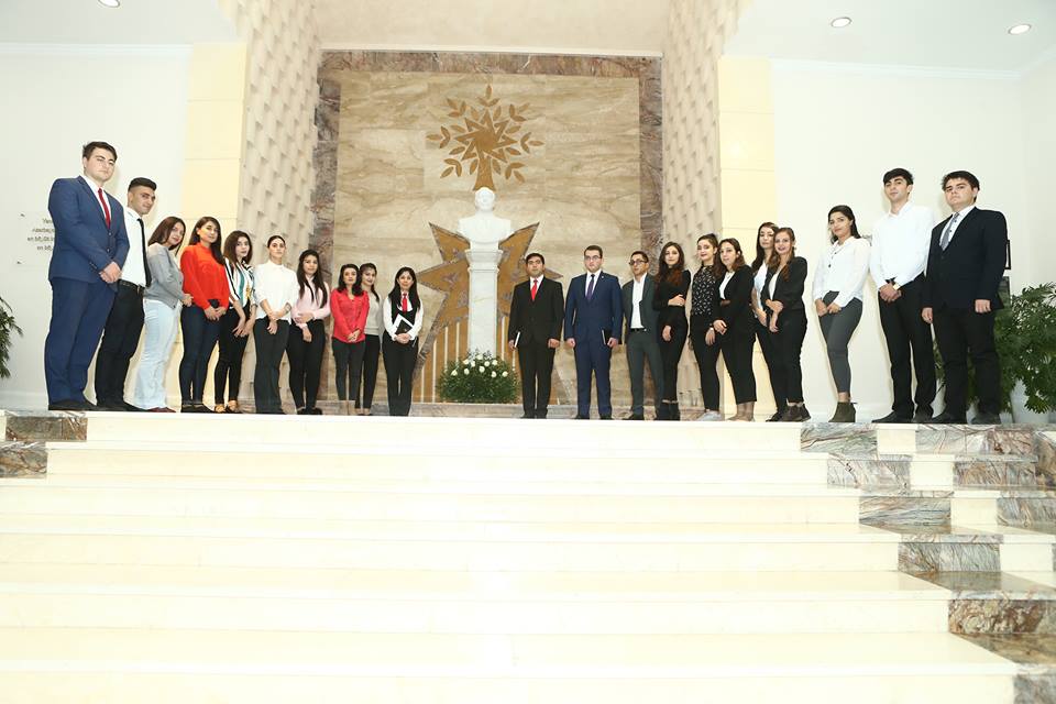 “ASAN könüllüləri”nin növbəti 11-ci qrupu Binəqədi Rayon İcra Hakimiyyətində təcrübə keçməyə başlayıb.