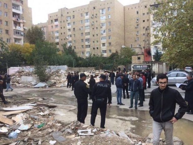 Yasamalda söküntü qalmaqalı – FOTO