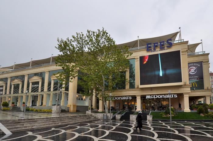 “NARGİZ MALL” – 10 il sizinləyik (26 OKTYABR SAAT 11-DƏ HƏR KƏS BU MƏKANA GƏLSİN)