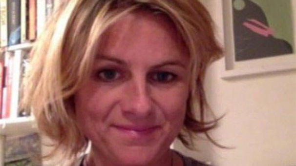 Rejissor masaj etməyini istədiyi katibəsini zorlayıb - FOTO