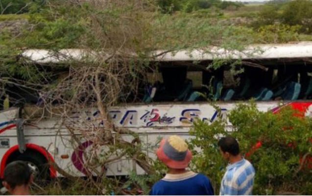 Sərnişin avtobusu yarğana düşüb - Ölən və yaralananlar var