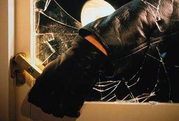 Abşeronda evdən 62 min avro oğurlandı