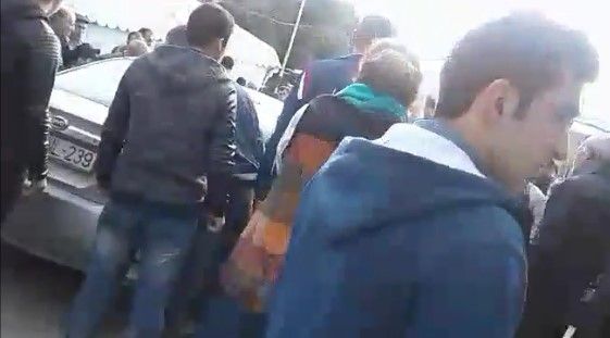 Abşeronda şok hadisə - Vəhabilər yas mağarını sökməyə çalışdılar - VİDEO