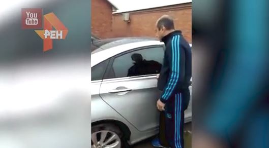 Arvadını xəyanət üstündə yaxaladı – Video