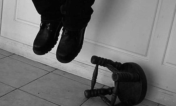 Bakıda özünü asan kişi ipdən son anda qurtuldu