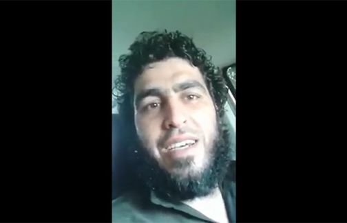Azərbaycanlı İŞİD-çinin VİDEOsu yayıldı: “Anama, bacıma səslənirəm…”