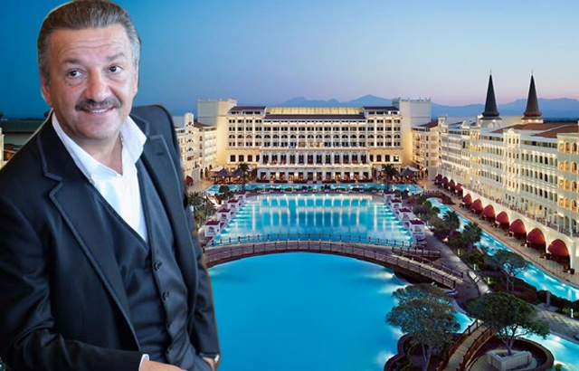 Telman İsmayılovun 1,4 milyardlıq otelində 1000 işçi çıxdı, su və işıq kəsildi (VİDEO)