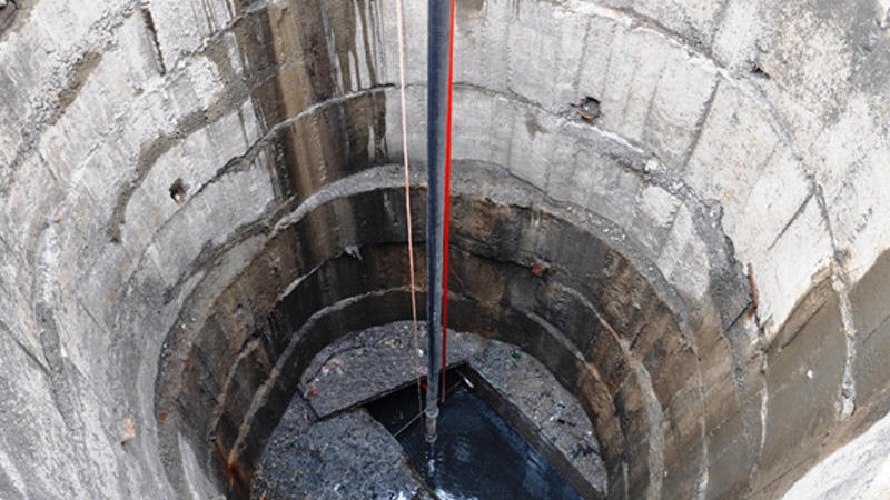 Şamaxıda QORXUNC OLAY: 55 yaşlı kişi özünü 12 metrlik su quyusuna atdı