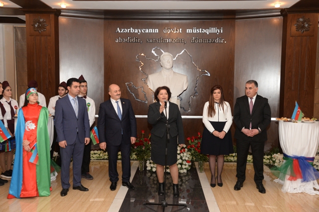 Nəsimi rayon məktəbliləri növbəti dəfə