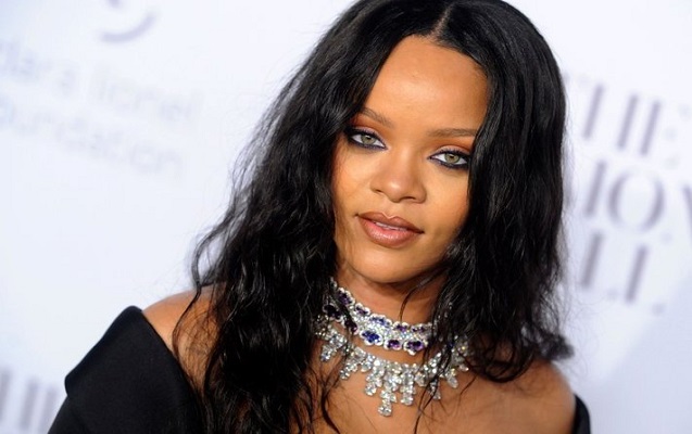 Rihanna toya hazırlaşır