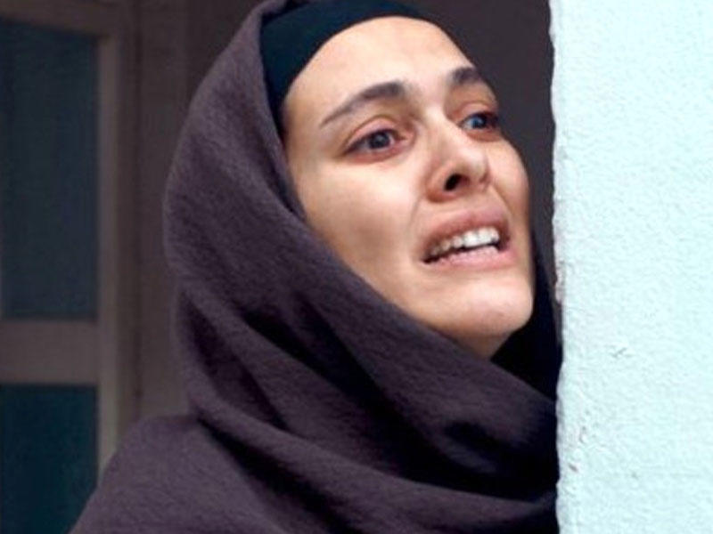 Yunan əsgər türk qızını zorladı - Hər kəs seriala damğa vuran bu səhnədən danışır - VİDEO