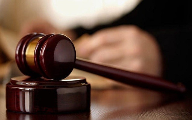 10 müəllimə bir milyon “atan” xanımın məhkəməsi oldu